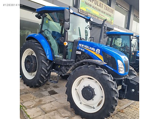 Machinery / Agricultural Machines / Tractors / New Holland / TD90D