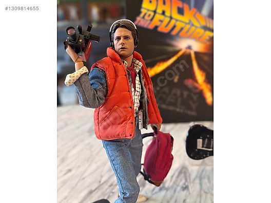 HOT TOYS MARTY MCFLY SPECIAL EDITION BACK TO THE FUTURE SIDESHOW