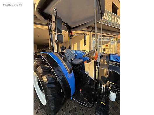 Machinery / Agricultural Machines / Tractors / New Holland / T3.70S