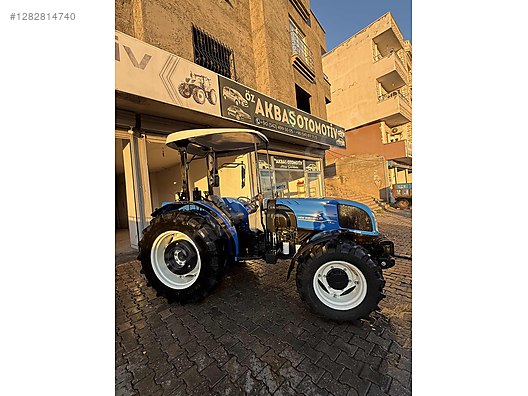 Machinery / Agricultural Machines / Tractors / New Holland / T3.70S