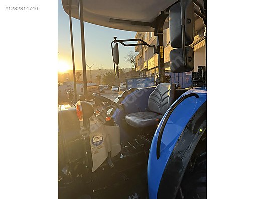 Machinery / Agricultural Machines / Tractors / New Holland / T3.70S