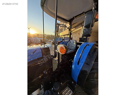 Machinery / Agricultural Machines / Tractors / New Holland / T3.70S