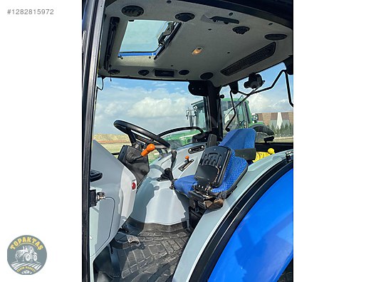 Machinery / Agricultural Machines / Tractors / New Holland / TT4.75