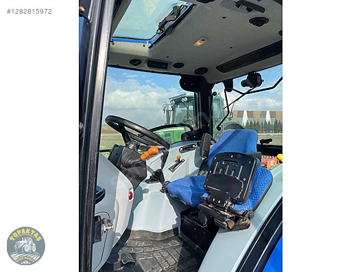 Machinery / Agricultural Machines / Tractors / New Holland / TT4.75