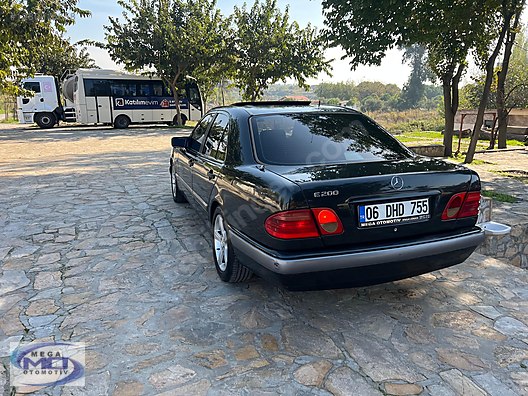 Vasıta / Otomobil / Mercedes-Benz / E Serisi / E 200 / Classic