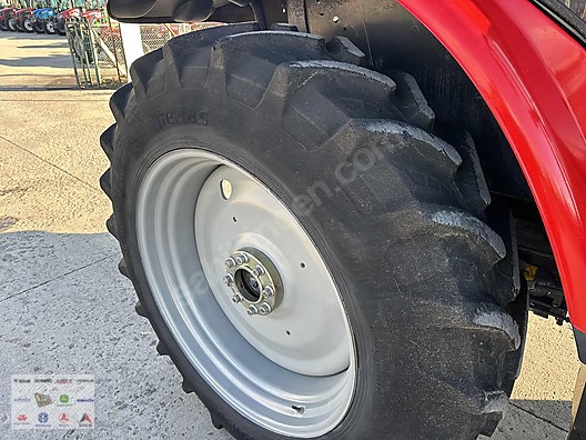 Machinery / Agricultural Machines / Tractors / Massey Ferguson / 5445