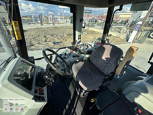 Machinery / Agricultural Machines / Tractors / Massey Ferguson / 5445