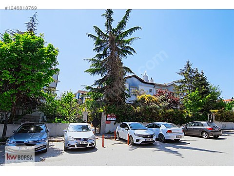RENKLİ EVLER SİTESİ'NDE YOLA CEPHE SATILIK KÖŞE VİLLA
