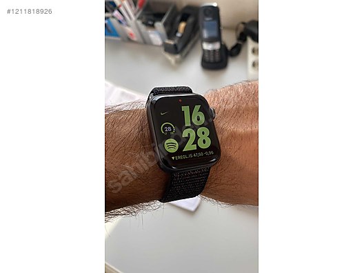 Apple Watch Series 4 44mm at sahibinden 1211818926