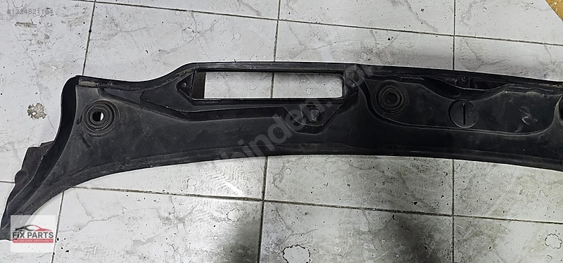 BMW 3 Serisi Ön Cam Izgarası