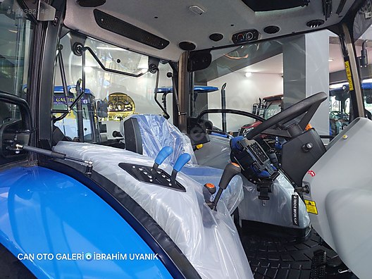 Machinery / Agricultural Machines / Tractors / New Holland / T4.50S