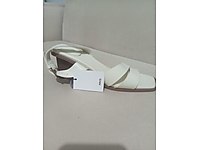 Kadın sandalet beyaz siyah