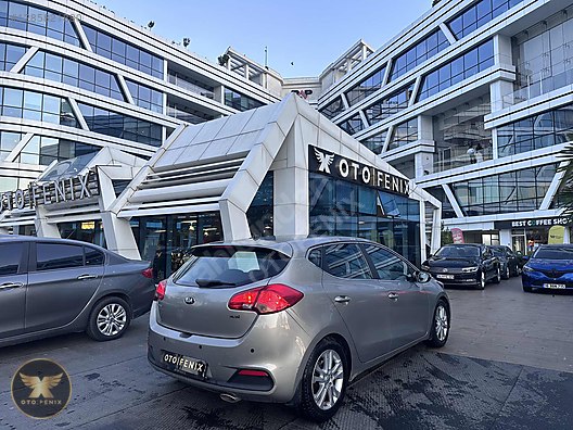 OTOFENİX 2013 KIA CEED 1.6 CRDI CONCEPT BI-XENON CRUISE