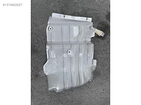 MERCEDES W205 C180 İZOLASYON MUHAFAZA EGZOZ MUHAFAZA A2056800322