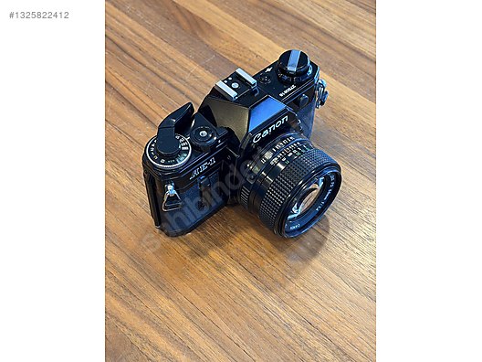 35 mm SLR / Canon / Canon AE-1 Black + Canon FD 50mm f/1.4 on