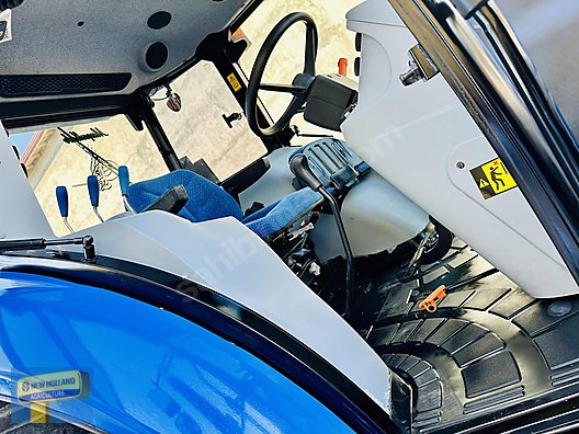 Machinery / Agricultural Machines / Tractors / New Holland / TD5.110