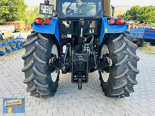 Machinery / Agricultural Machines / Tractors / New Holland / TD5.110