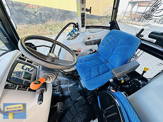 Machinery / Agricultural Machines / Tractors / New Holland / TD5.110