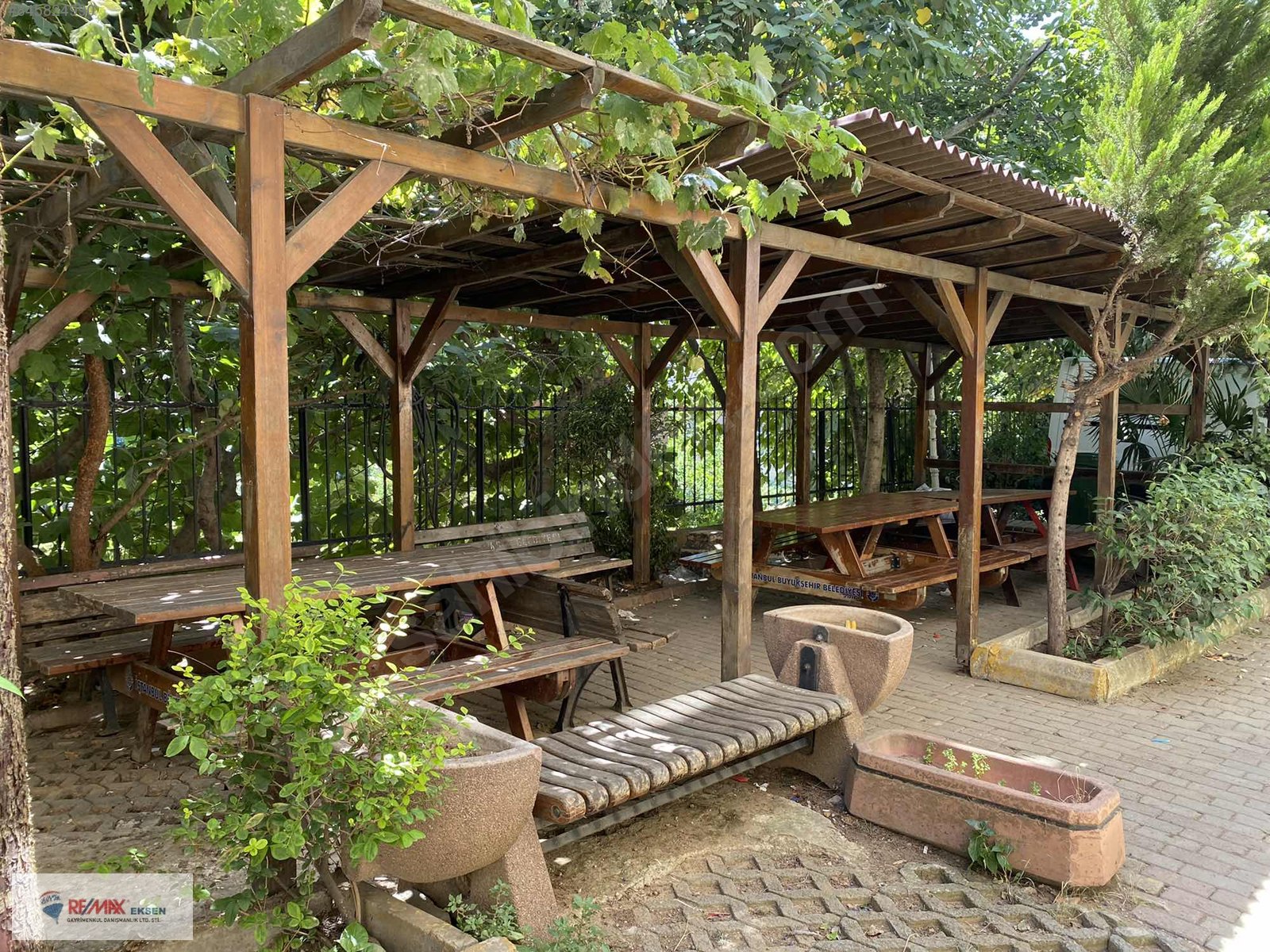 KASIMPAŞA MERKEZDE USAK SİTESİNDE BÜYÜK İÇİ KOMPLE YAPILMIŞ 2+1