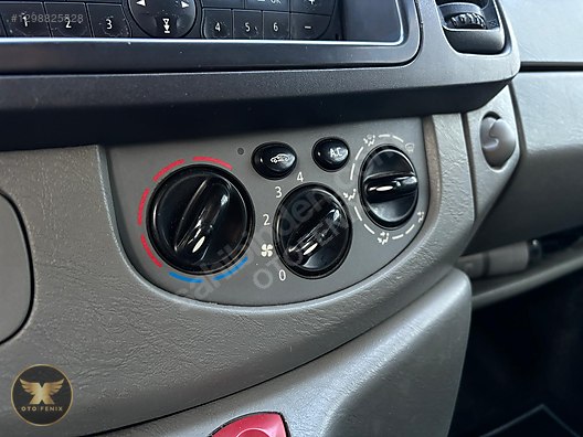 OTOFENİX 2011 RENAULT TRAFIC MULTIX 2.0 5+1 115 HP 454.228KM