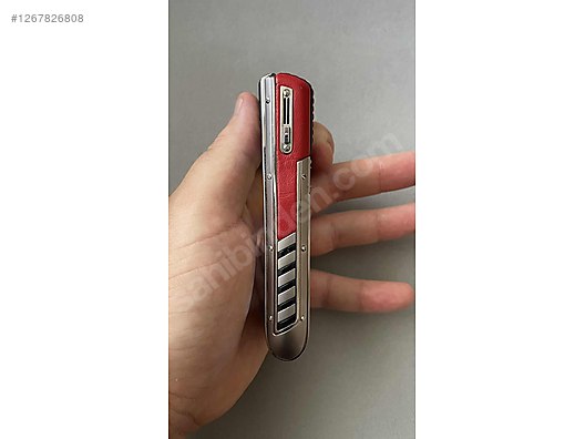 携帯電話本体 Vertu Quest Ferrari Special Edition Vertu
