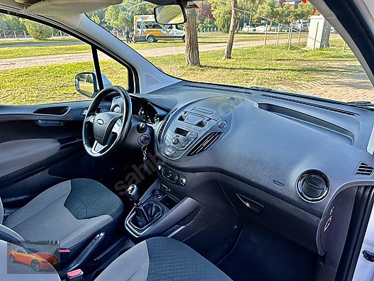 Vasıta / Minivan & Panelvan / Ford / Tourneo Courier / 1.5 TDCi Delux