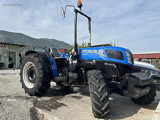 Machinery / Agricultural Machines / Tractors / New Holland / T4.95F