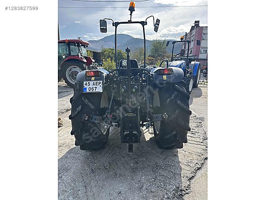 Machinery / Agricultural Machines / Tractors / New Holland / T4.95F