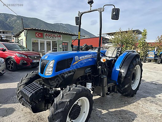 Machinery / Agricultural Machines / Tractors / New Holland / T4.95F