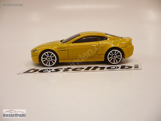 aston martin v8 vantage toy car