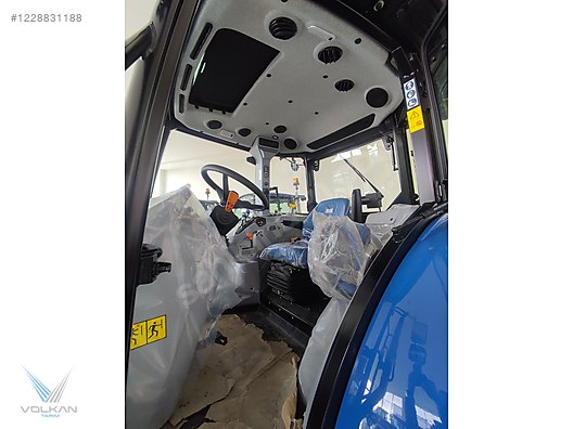 Machinery / Agricultural Machines / Tractors / New Holland / TR5.100