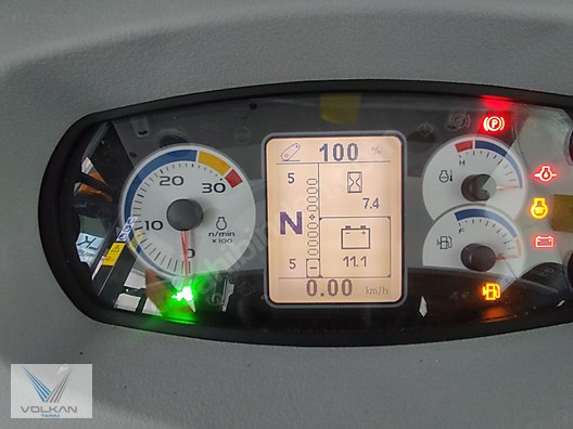 Machinery / Agricultural Machines / Tractors / New Holland / TR5.100