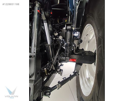 Machinery / Agricultural Machines / Tractors / New Holland / TR5.100