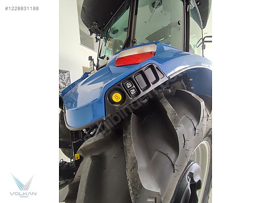 Machinery / Agricultural Machines / Tractors / New Holland / TR5.100