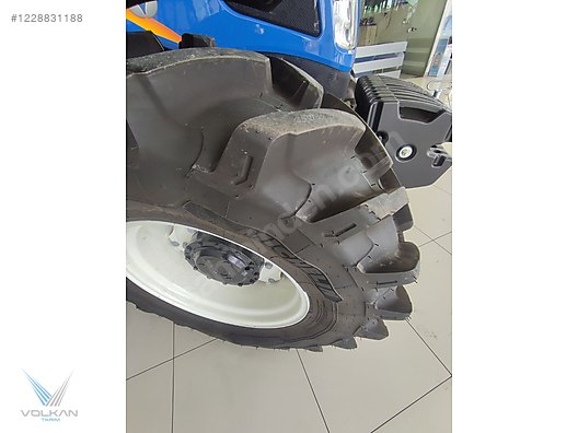 Machinery / Agricultural Machines / Tractors / New Holland / TR5.100