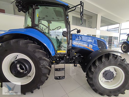 Machinery / Agricultural Machines / Tractors / New Holland / TR5.100