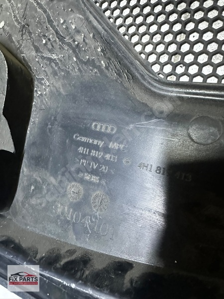 Audi A8 Ön Cam Izgarası
