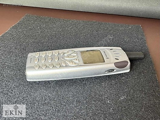 51 - 100 MB Gümüş Sony Ericsson R520m Cep Telefonu - 1310832684
