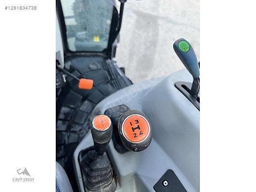 Machinery / Agricultural Machines / Tractors / New Holland / T4.60S