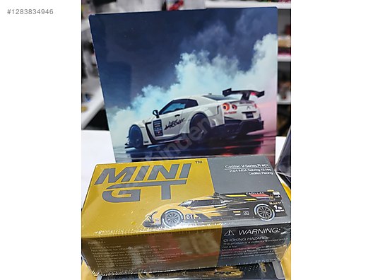 Mini GT Diecast Model 1:64 Cadillac Araba