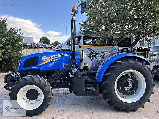 Machinery / Agricultural Machines / Tractors / New Holland / TD4.78B