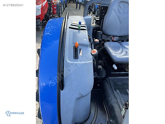 Machinery / Agricultural Machines / Tractors / New Holland / TD4.78B