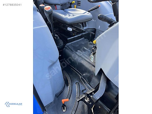 Machinery / Agricultural Machines / Tractors / New Holland / TD4.78B