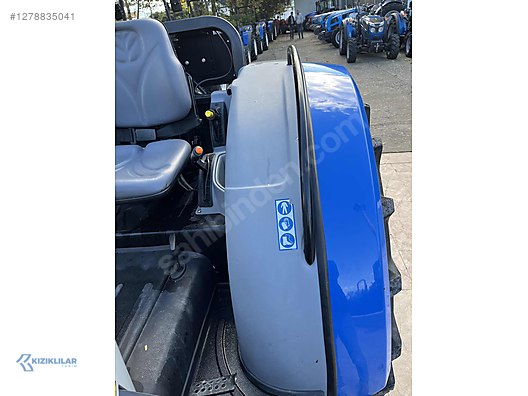 Machinery / Agricultural Machines / Tractors / New Holland / TD4.78B