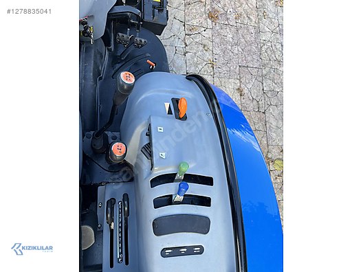 Machinery / Agricultural Machines / Tractors / New Holland / TD4.78B