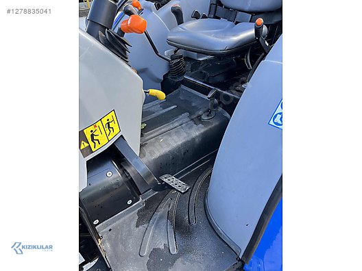 Machinery / Agricultural Machines / Tractors / New Holland / TD4.78B