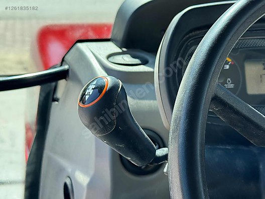 Machinery / Agricultural Machines / Tractors / Case IH / JX75C