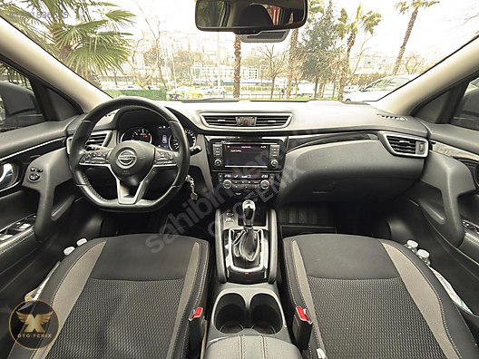 OTOFENİX 2020 NISSAN QASHQAI 180.000KM