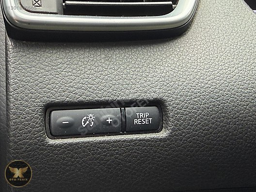 OTOFENİX 2020 NISSAN QASHQAI 180.000KM