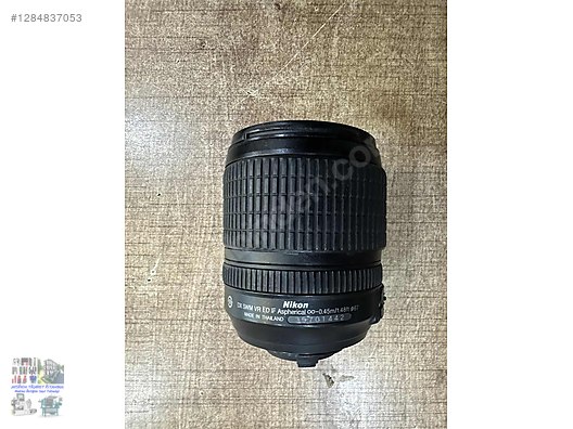 Lenses / Nikon DX SWM VR ED IF Aspherical 0.45m/1.48ft camera lens